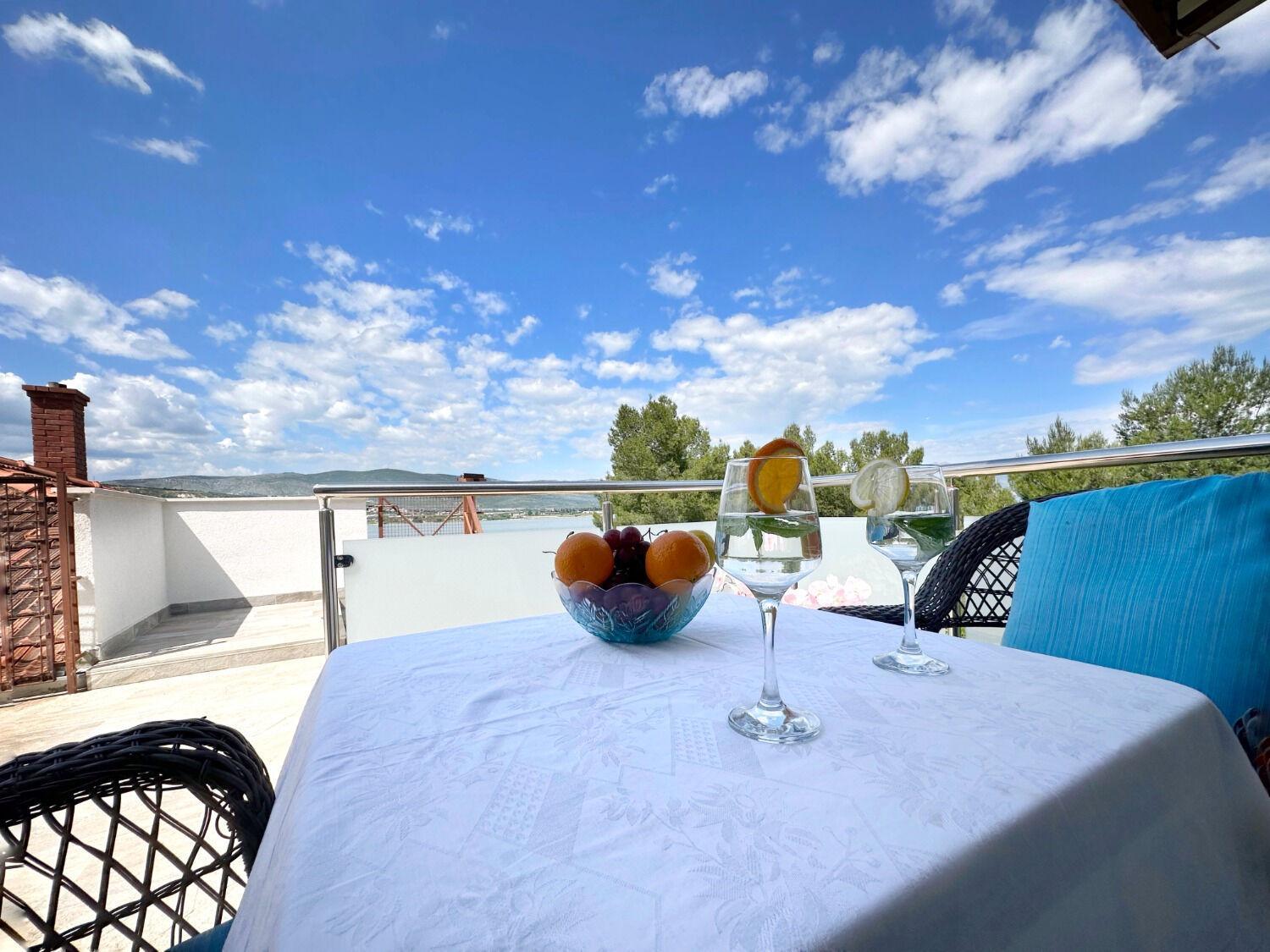 Apartments Vini Trogir Exteriör bild