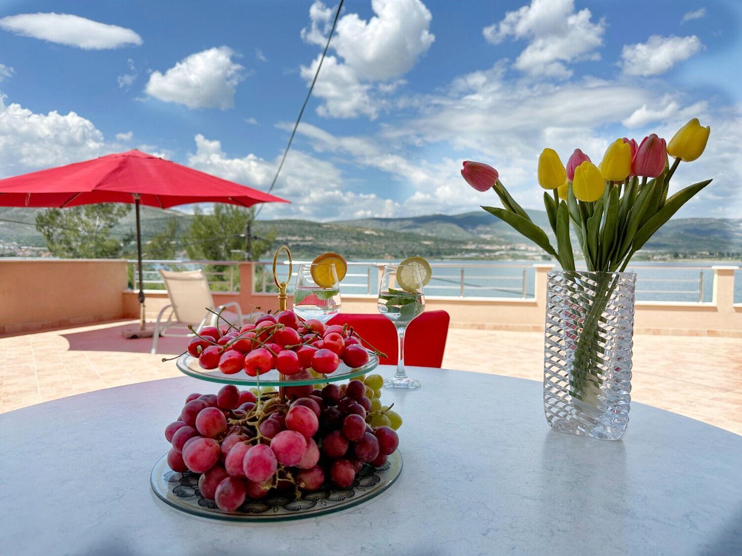 Apartments Vini Trogir Exteriör bild