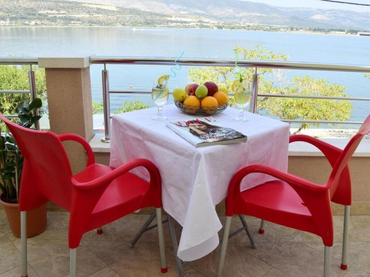Apartments Vini Trogir Exteriör bild