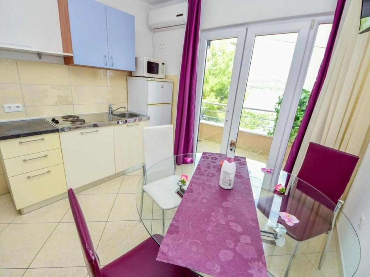 Apartments Vini Trogir Exteriör bild