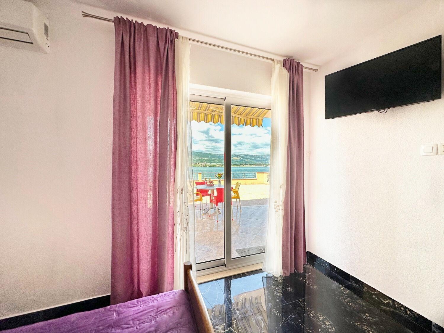 Apartments Vini Trogir Exteriör bild