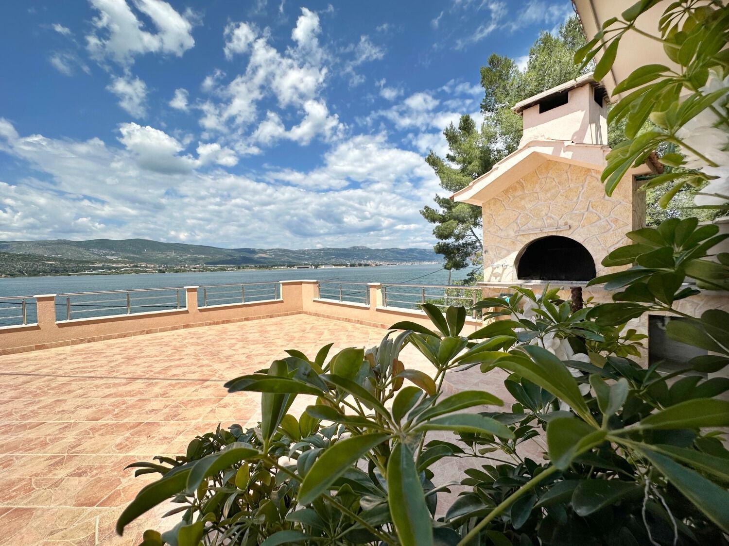 Apartments Vini Trogir Exteriör bild