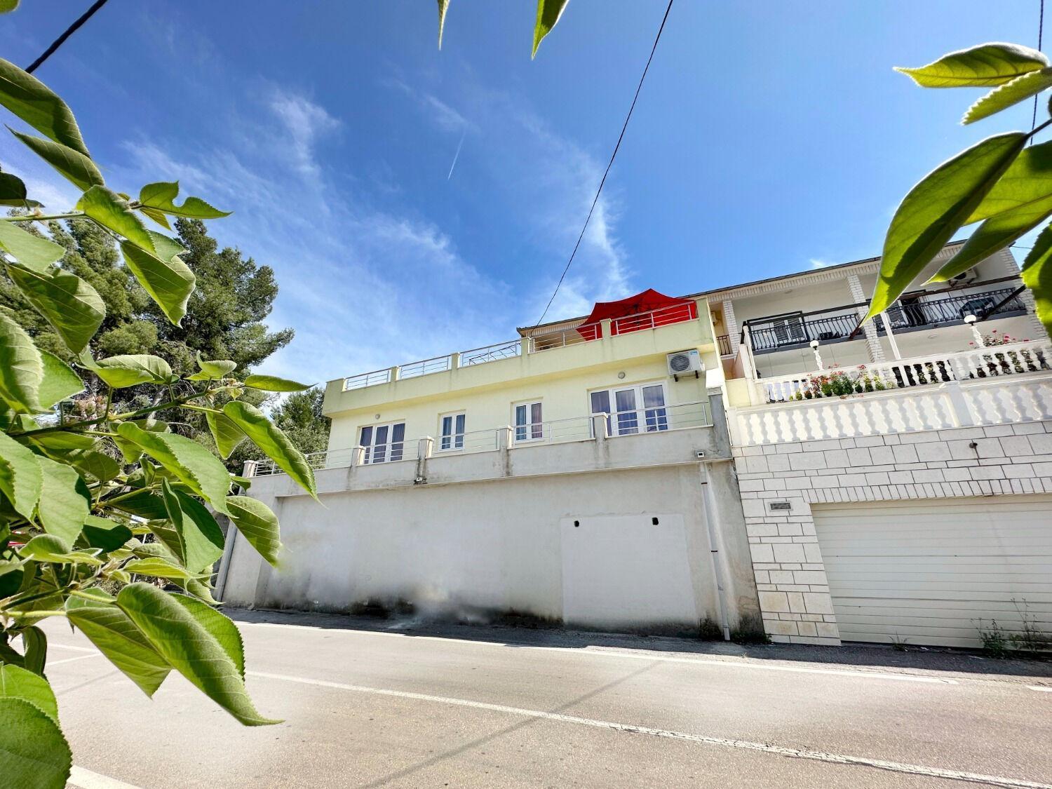Apartments Vini Trogir Exteriör bild