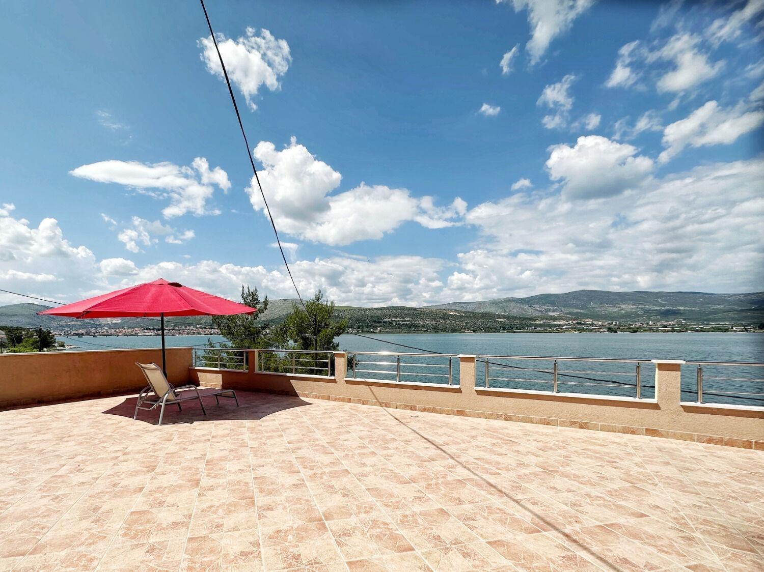 Apartments Vini Trogir Exteriör bild